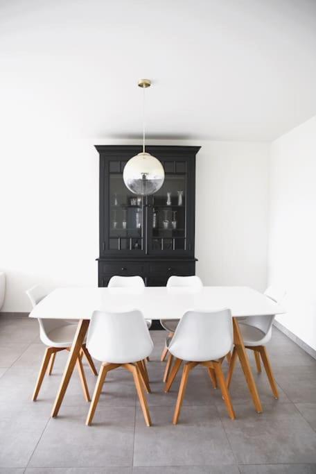 Charming Modern 2 Bedroom Apartment Alzingen Bagian luar foto